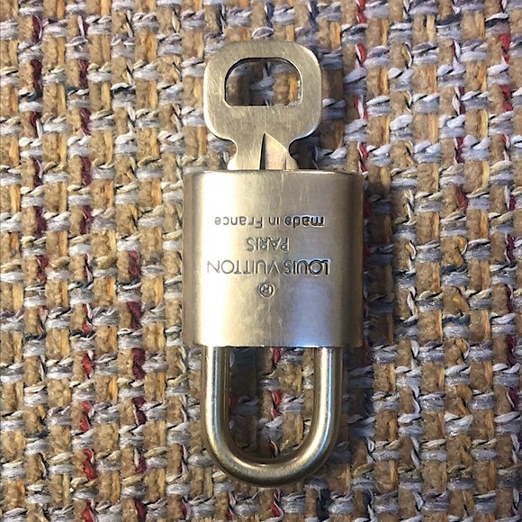 Louis Vuitton LV Gold Padlock Lock & Key 308 - Picture 11 of 13